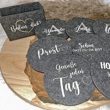 Personalisierte Filzuntersetzer und Filztasche