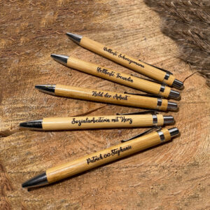 Kugelschreiber aus Bambus mit Wunschgravur
